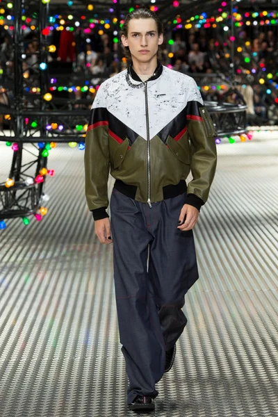 Look 34